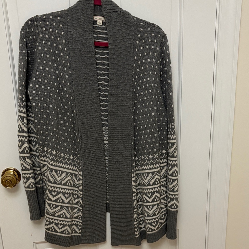 GAP Gray and White Women's Sweater